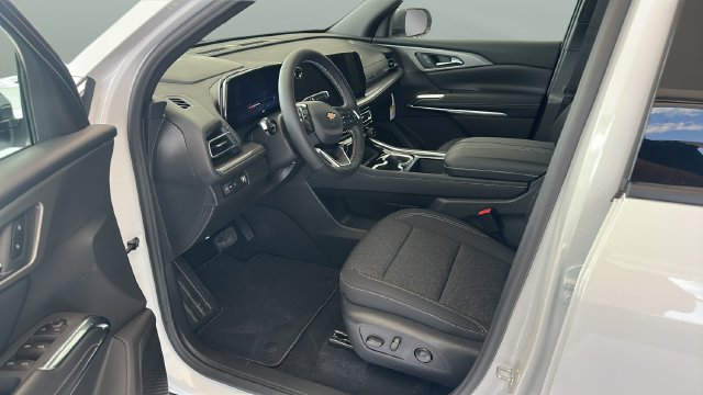 New 2027 Chevrolet Traverse LT FWD image 7