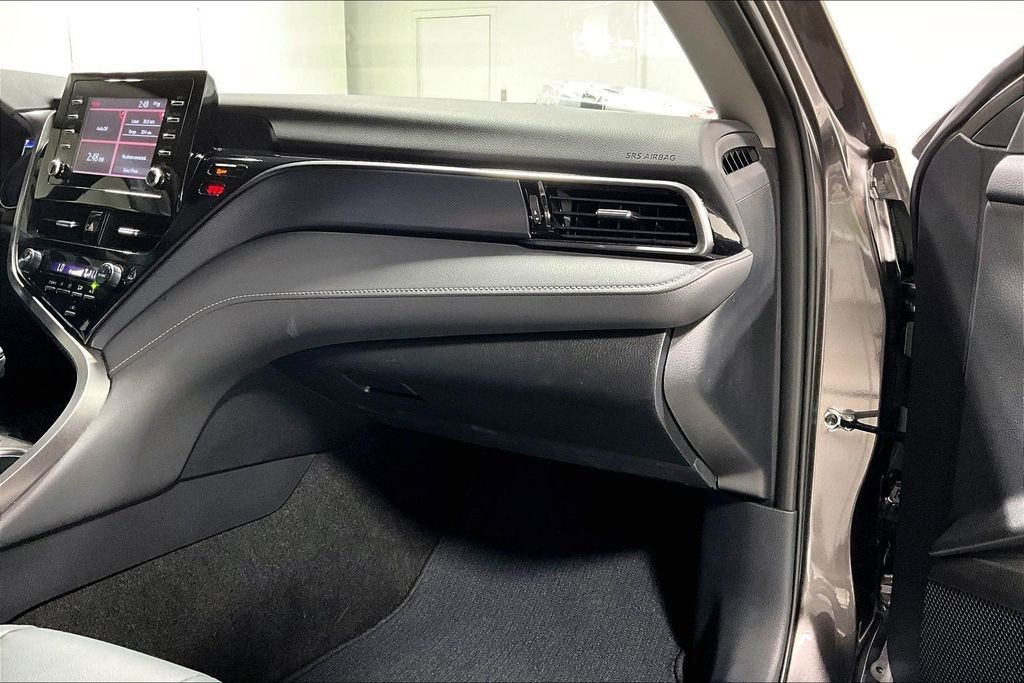 Used 2024 Toyota Camry SE image 19
