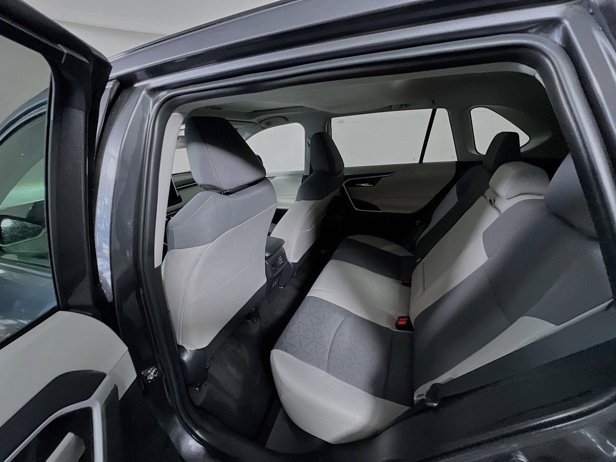 Used 2025 Toyota RAV4 XLE image 29