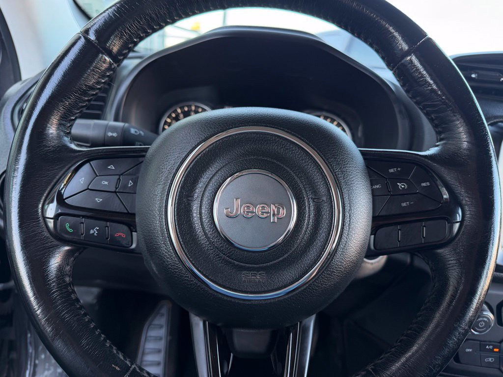Used 2018 Jeep Renegade Altitude w/ UConnect 8.4 Nav Group FWD image 22
