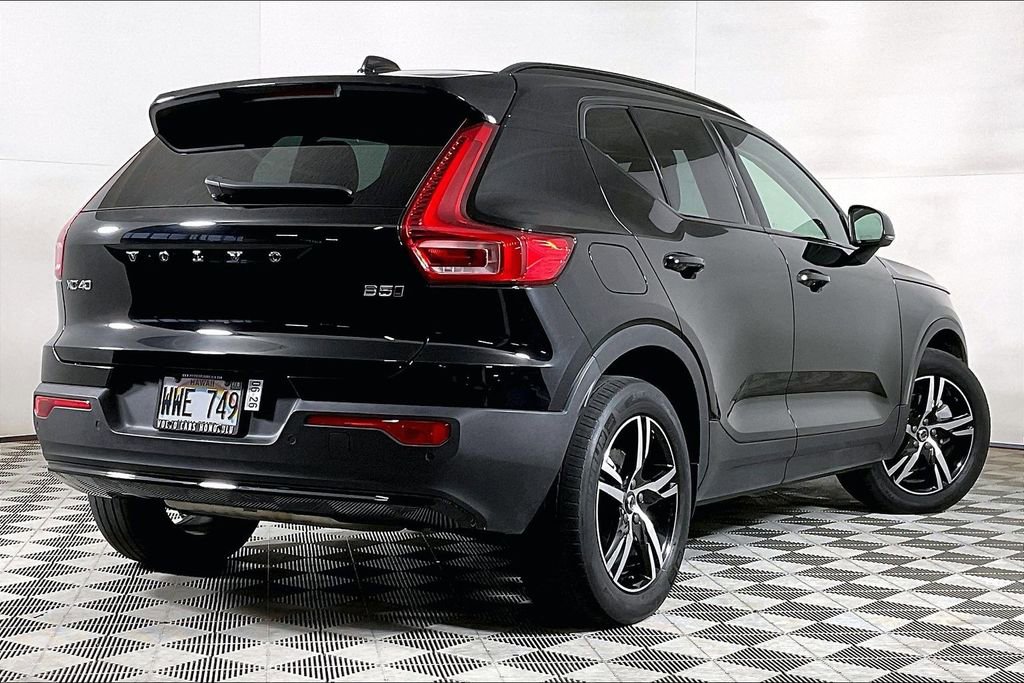 Used 2023 Volvo XC40 B5 Plus AWD/4WD image 10