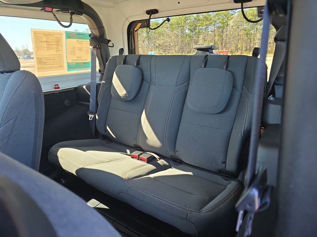 Used 2025 Jeep Wrangler Willys image 18