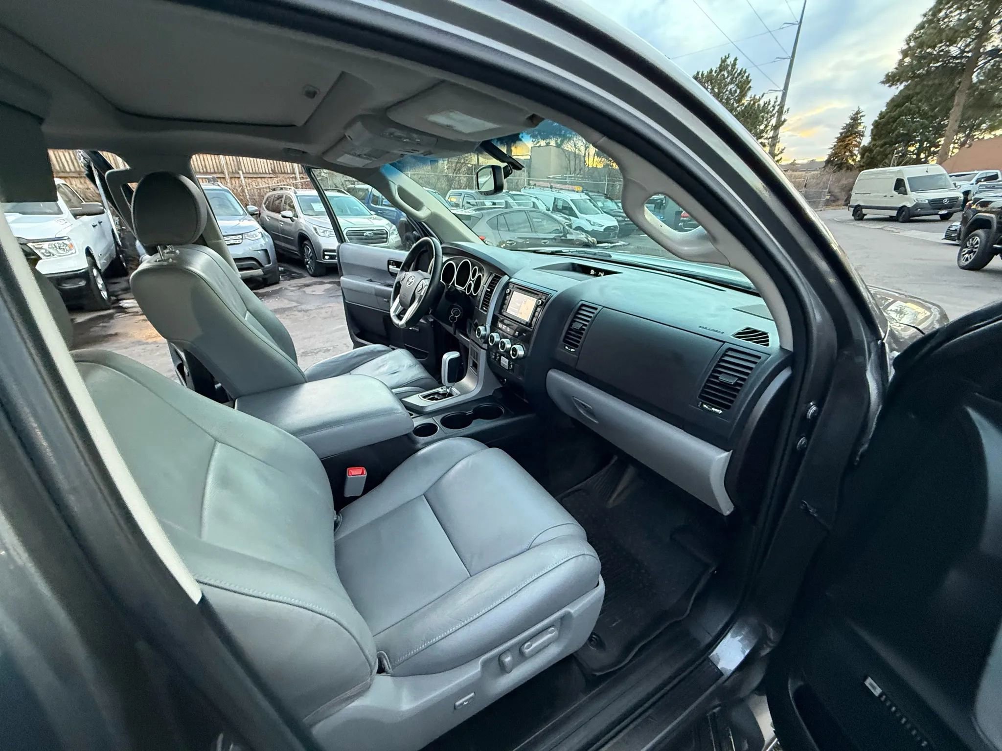 Used 2017 Toyota Sequoia Limited w/ Safety & Convenience Package image 33