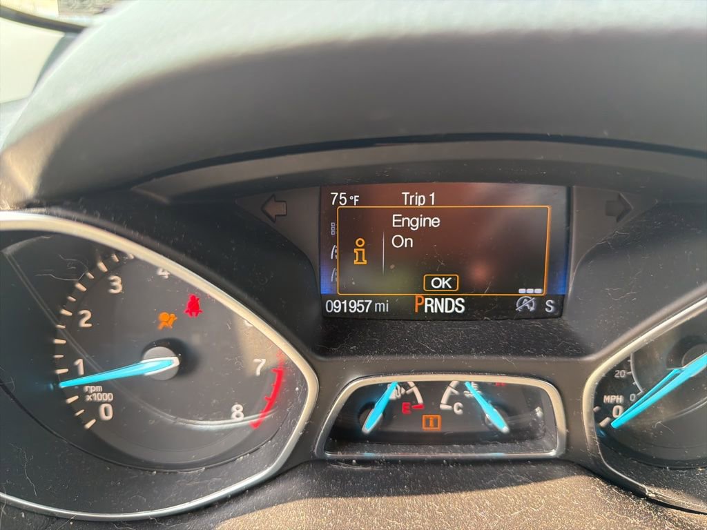 Used 2017 Ford Escape SE w/ SE Sport Appearance Package image 10