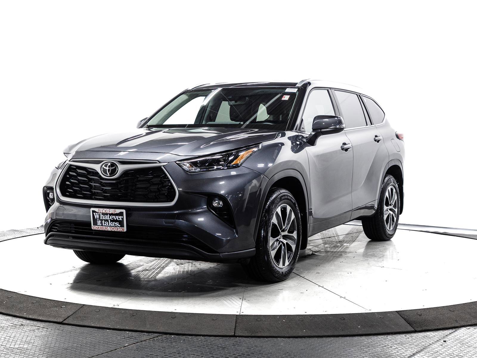 Certified 2023 Toyota Highlander XLE image 3