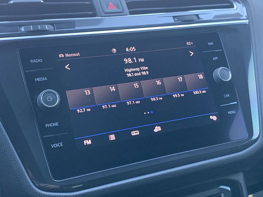 Used 2020 Volkswagen Tiguan SEL Premium R-Line image 11