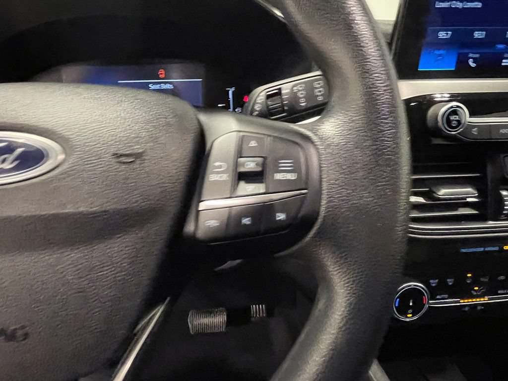 Used 2025 Ford Escape Active AWD/4WD image 35