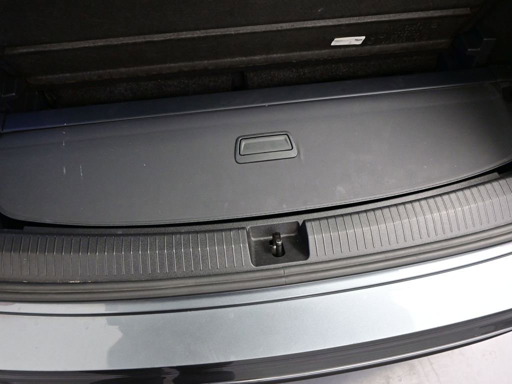 Used 2022 Volkswagen Tiguan SE image 36