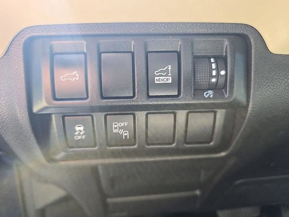 Used 2019 Subaru Ascent Premium AWD/4WD image 16