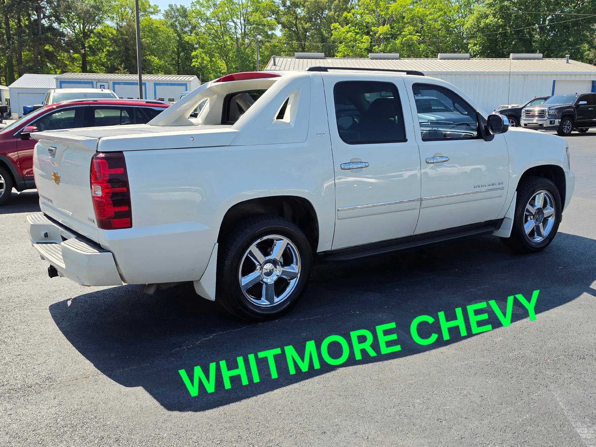 Used 2012 Chevrolet Avalanche LTZ AWD/4WD image 5