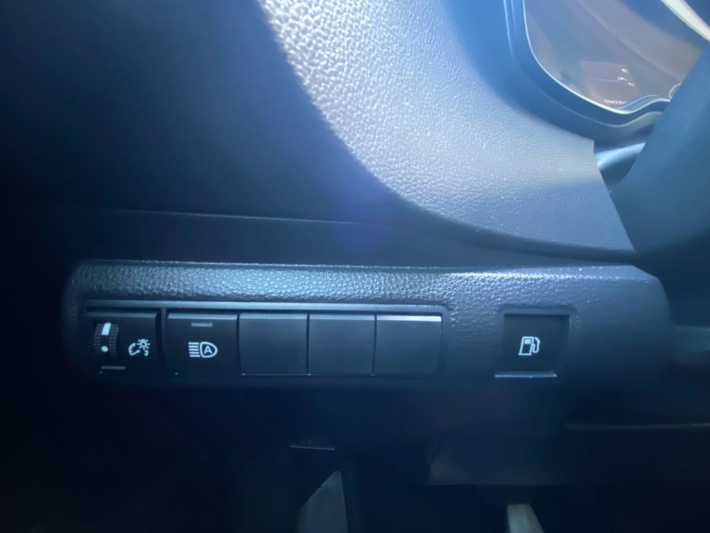 Used 2025 Toyota Corolla LE FWD image 8