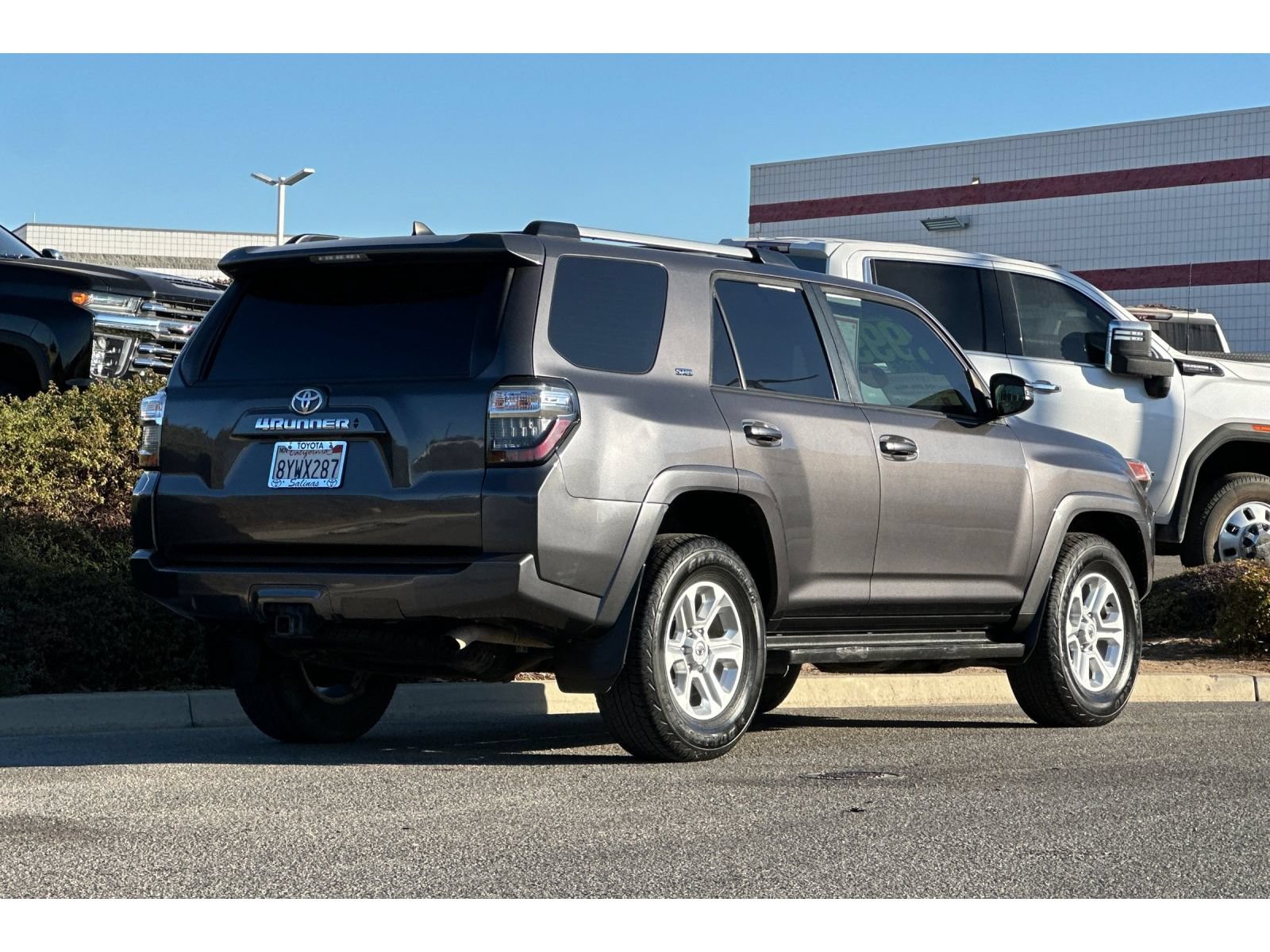 Used 2022 Toyota 4Runner SR5 Premium w/ Moonroof Package RWD image 4