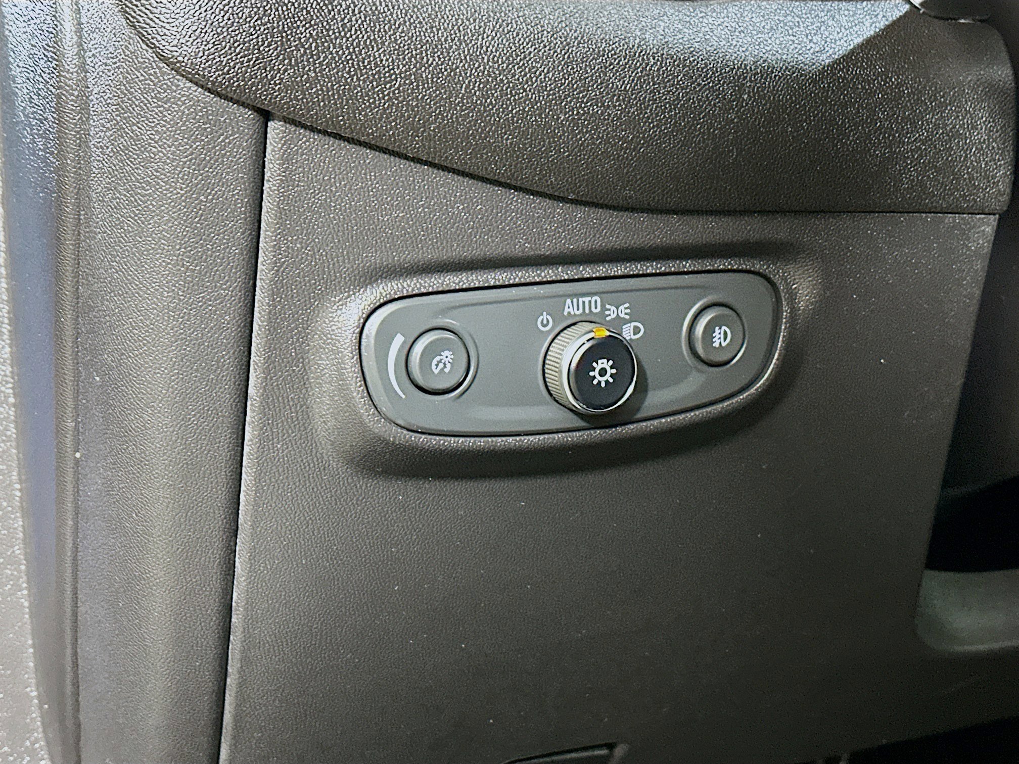 Used 2024 Chevrolet Equinox Premier AWD/4WD image 10