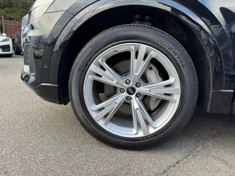 Used 2022 Audi Q8 Premium w/ Convenience Package image 29
