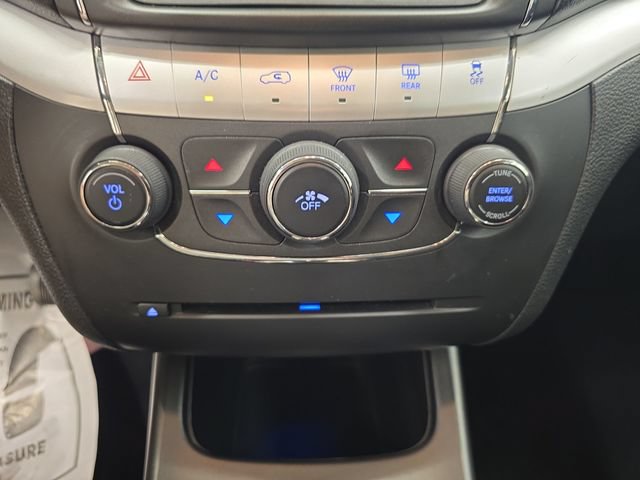 Used 2018 Dodge Journey SXT w/ Blacktop Package FWD image 23