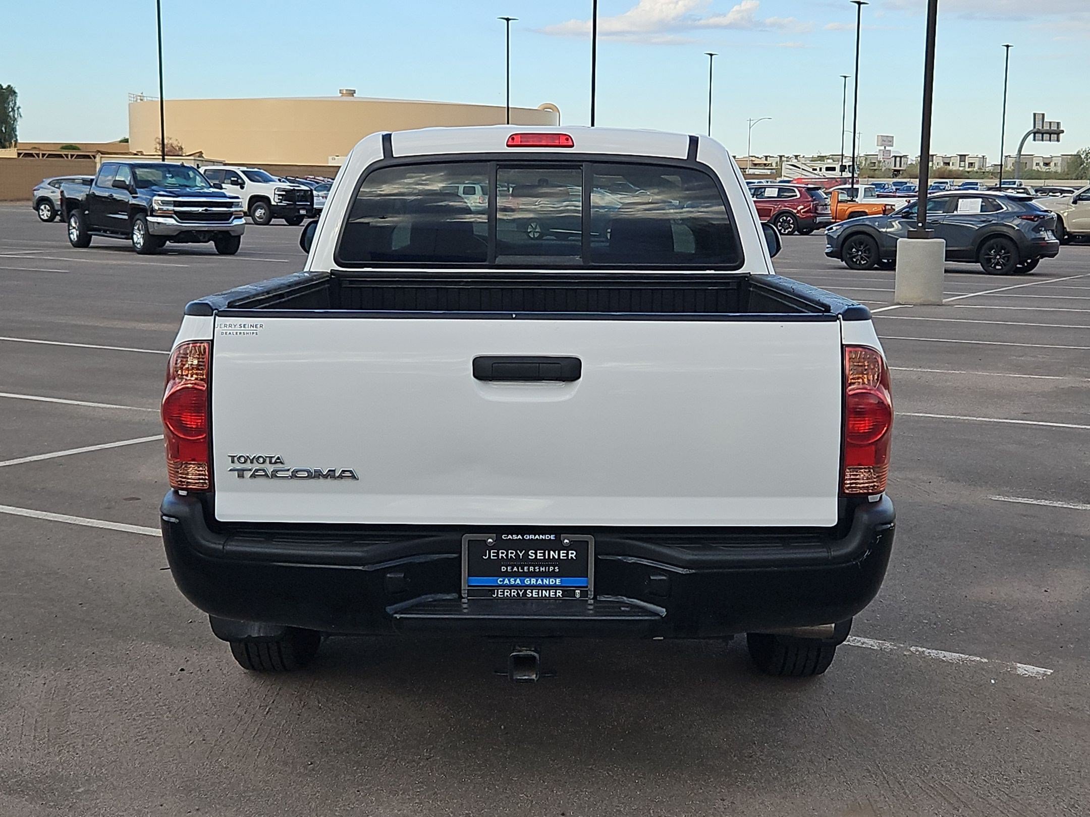 Used 2015 Toyota Tacoma 2WD Access Cab w/ Convenience Package image 4