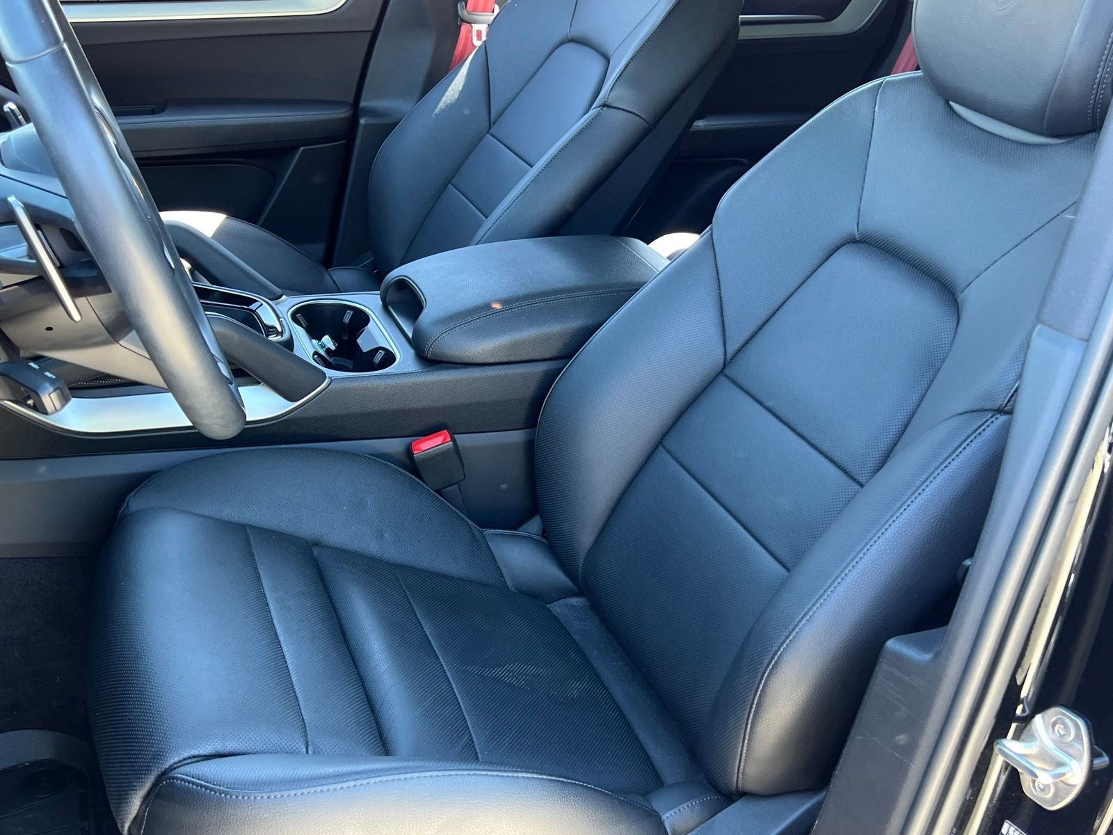 Certified 2024 Porsche Cayenne AWD/4WD image 17