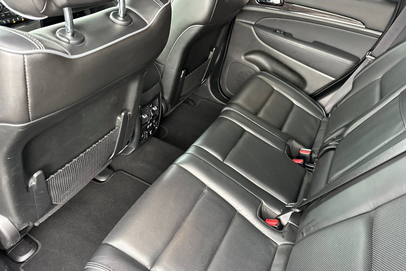 Used 2019 Jeep Grand Cherokee Overland AWD/4WD image 13