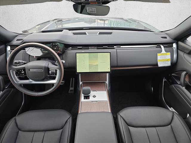 New 2025 Land Rover Range Rover SE image 9