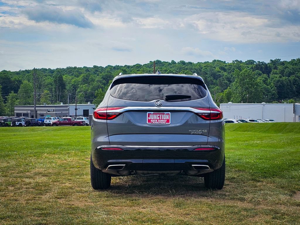 Used 2019 Buick Enclave Essence w/ LPO, Cargo Package AWD/4WD image 4