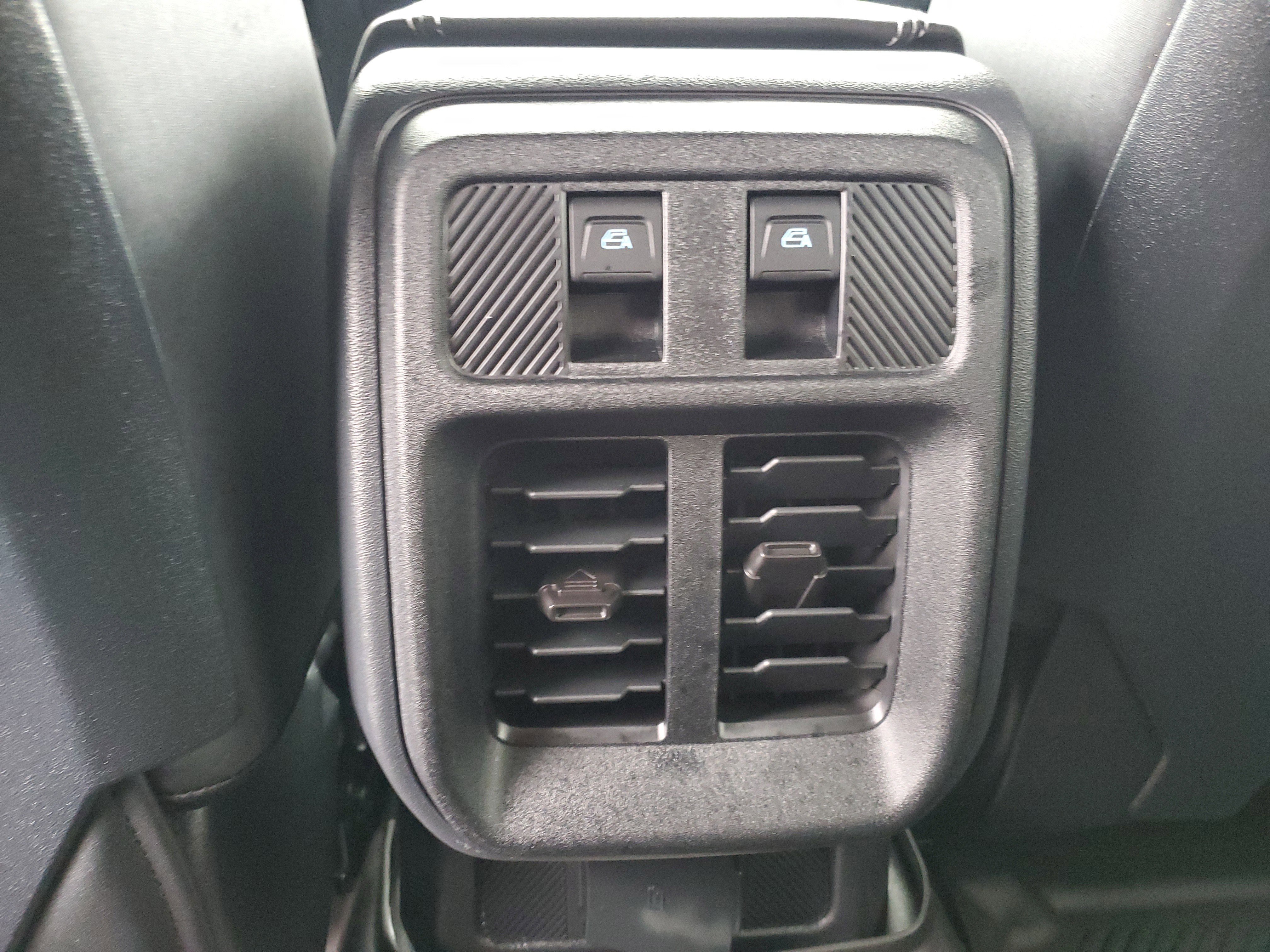 Used 2025 Ford Bronco Badlands image 10