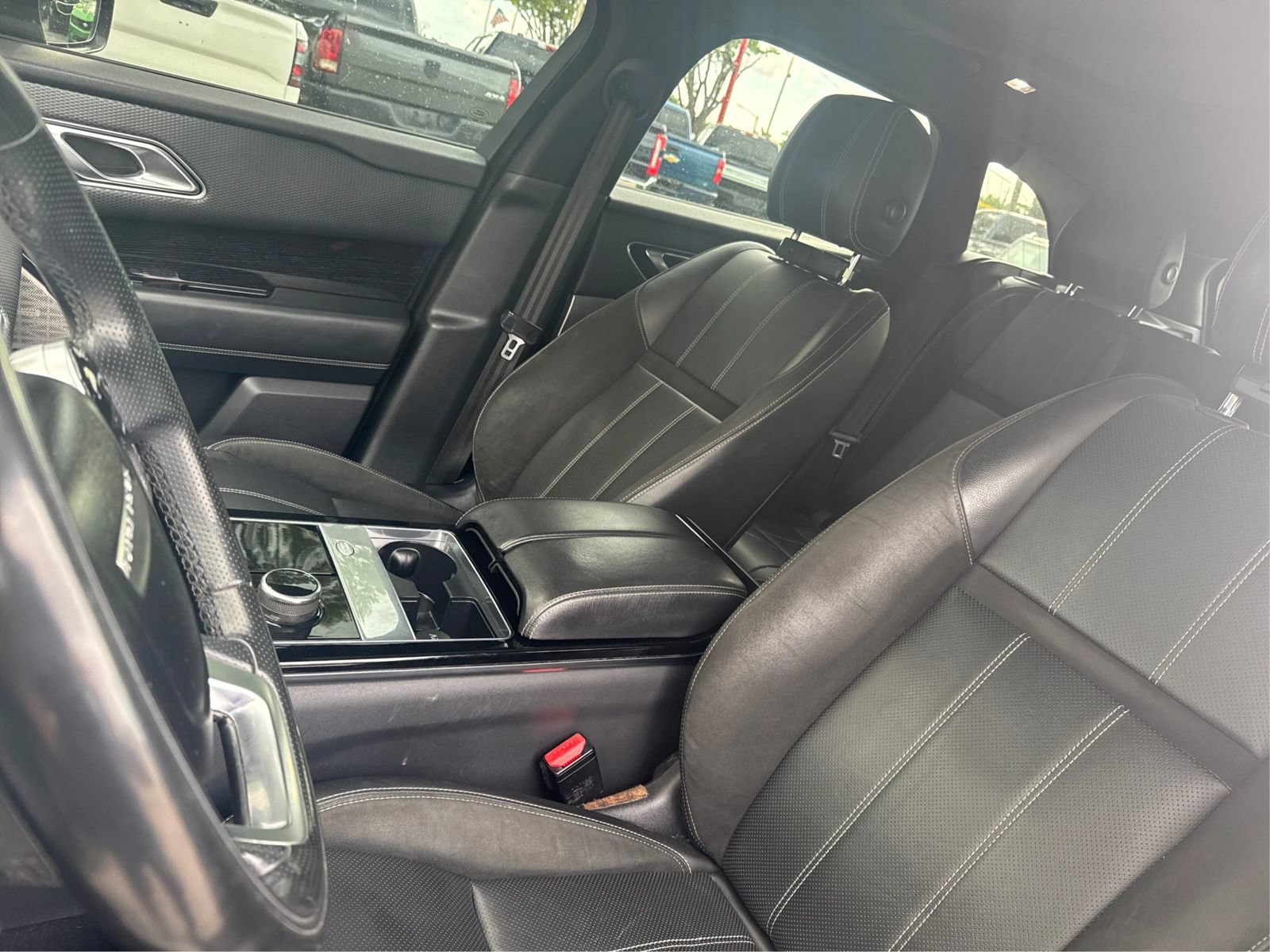 Used 2018 Land Rover Range Rover Velar R-Dynamic SE AWD/4WD image 17