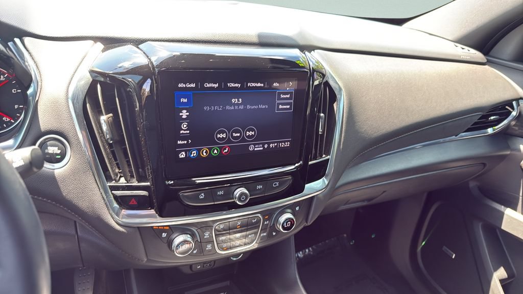 Used 2023 Chevrolet Traverse High Country FWD image 14