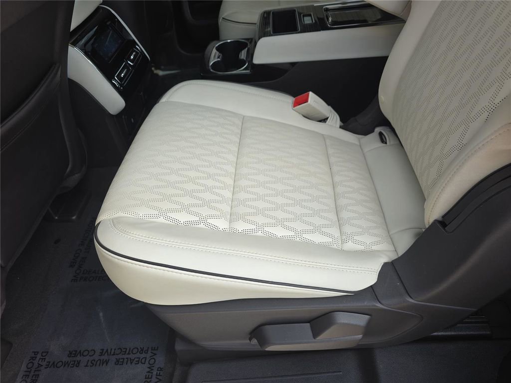 Used 2023 Lincoln Aviator Black Label image 13