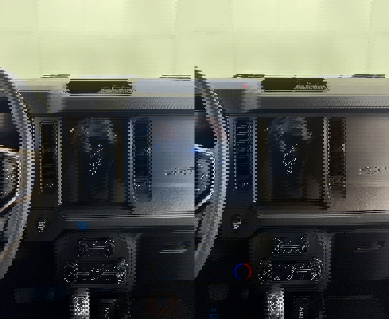 New 2025 Ford Bronco 4-Door image 12