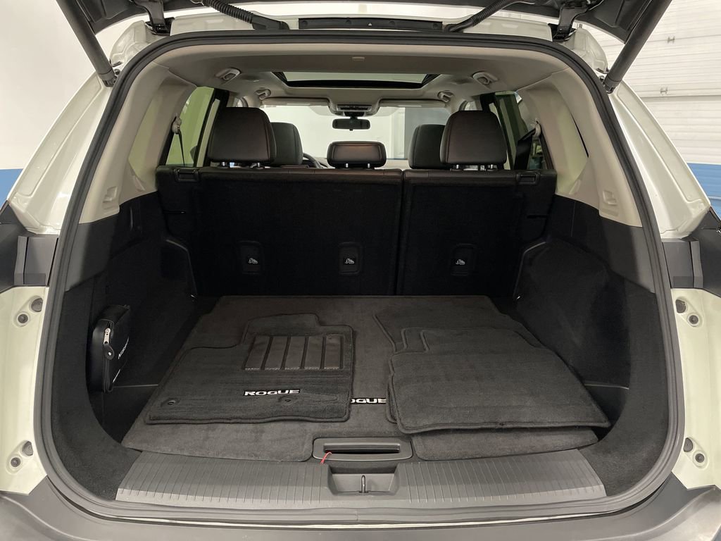 Used 2023 Nissan Rogue SV w/ SV Premium B Package image 15