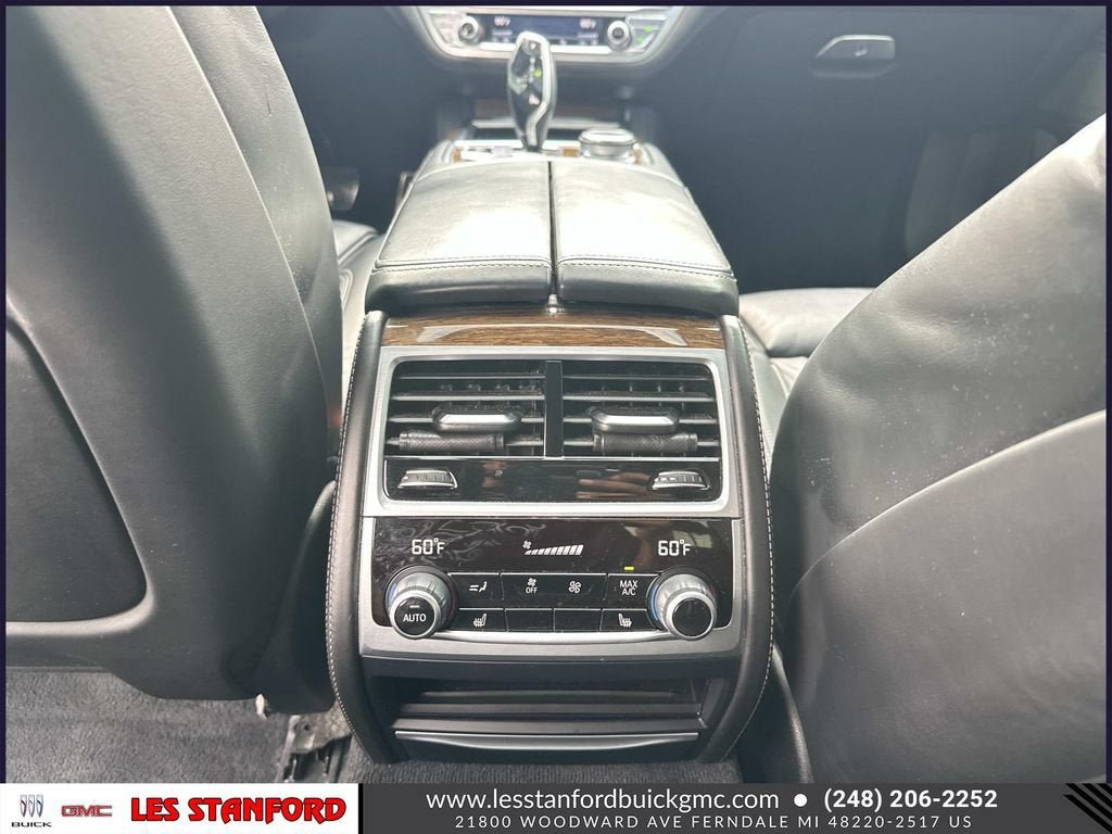 Used 2019 BMW 750i xDrive w/ M Sport Package AWD/4WD image 15