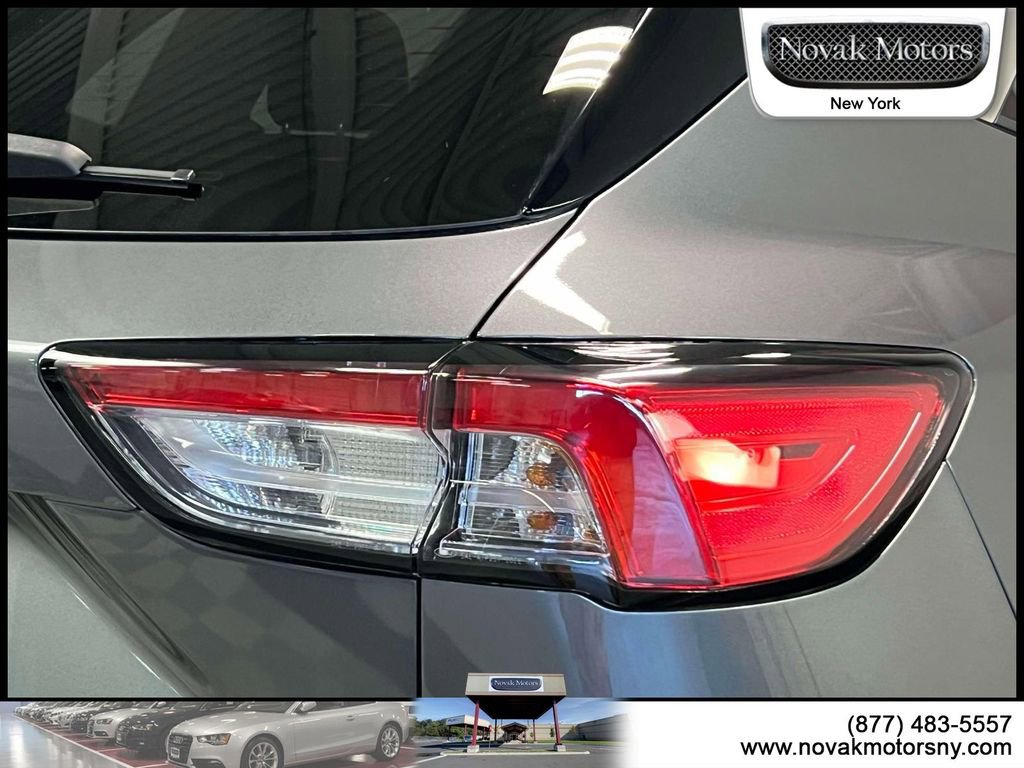 Used 2022 Ford Escape SEL w/ Technology Package image 11