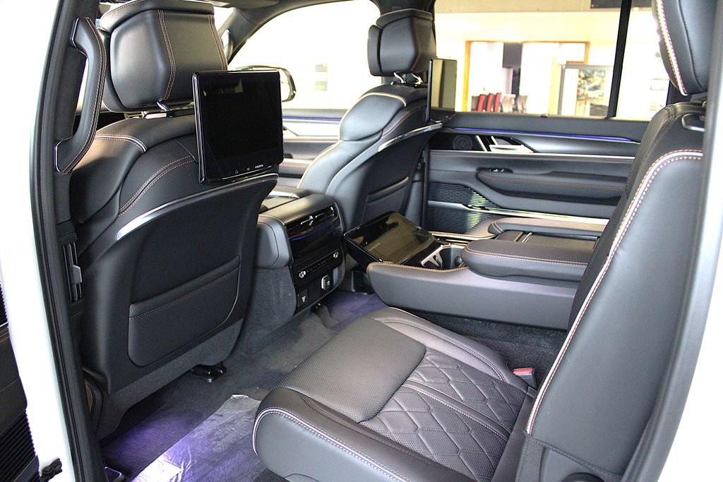 New 2026 Jeep Grand Wagoneer L Summit AWD/4WD image 23