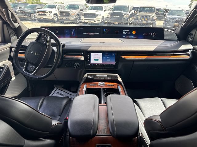 Used 2025 Lincoln Navigator L Black Label AWD/4WD image 19