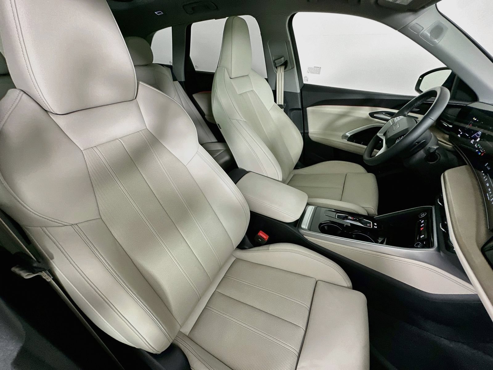 Used 2025 Audi Q5 Premium Plus w/ Premium Plus AWD/4WD image 44