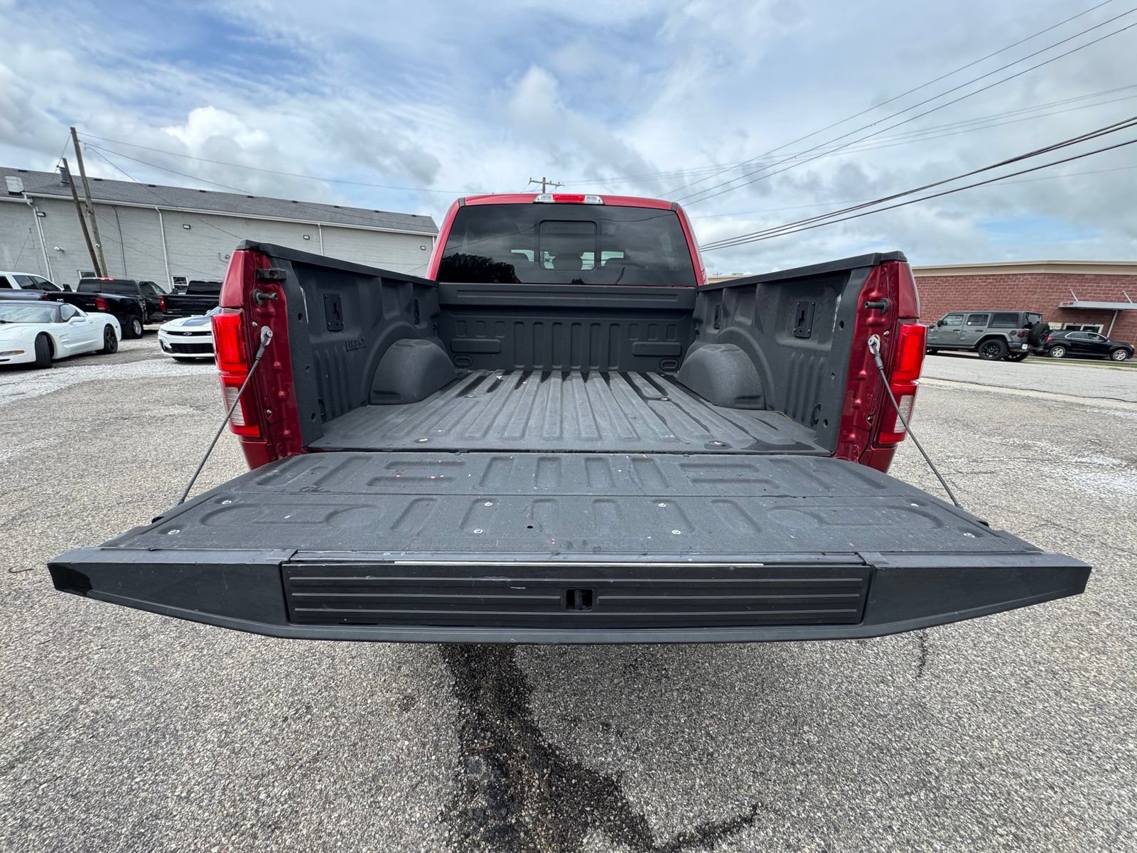 Used 2019 Ford F150 Lariat w/ Equipment Group 502A Luxury AWD/4WD image 32