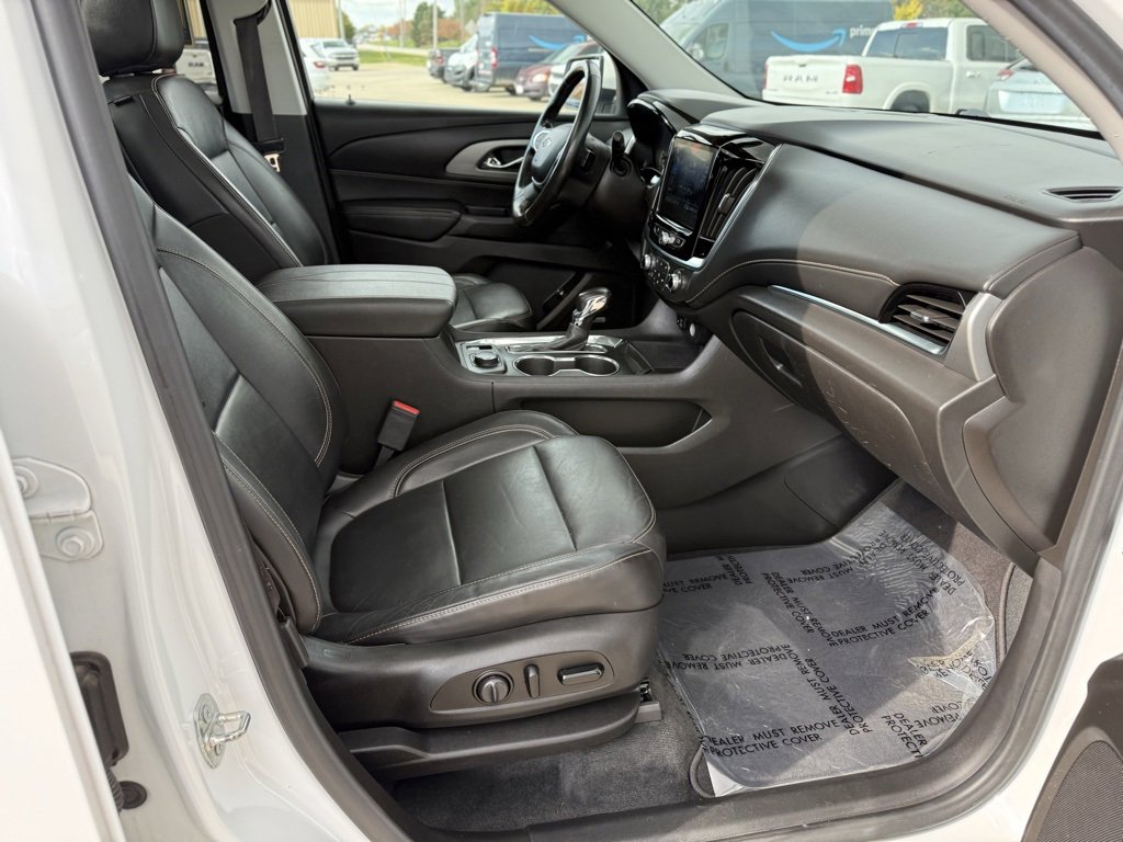 Used 2021 Chevrolet Traverse RS image 28