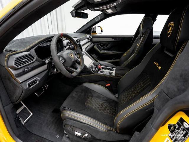 Used 2024 Lamborghini Urus Performante AWD/4WD image 36