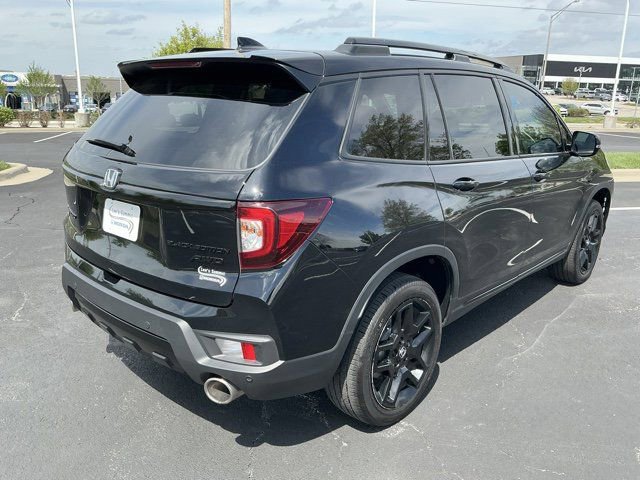 Used 2025 Honda Passport Black Edition image 3