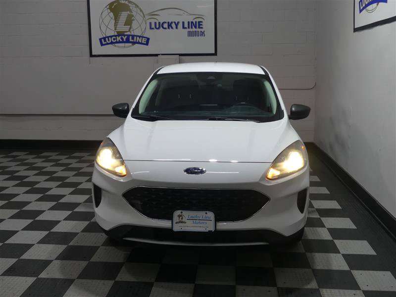 Used 2022 Ford Escape SE w/ Cold Weather Package AWD/4WD image 3