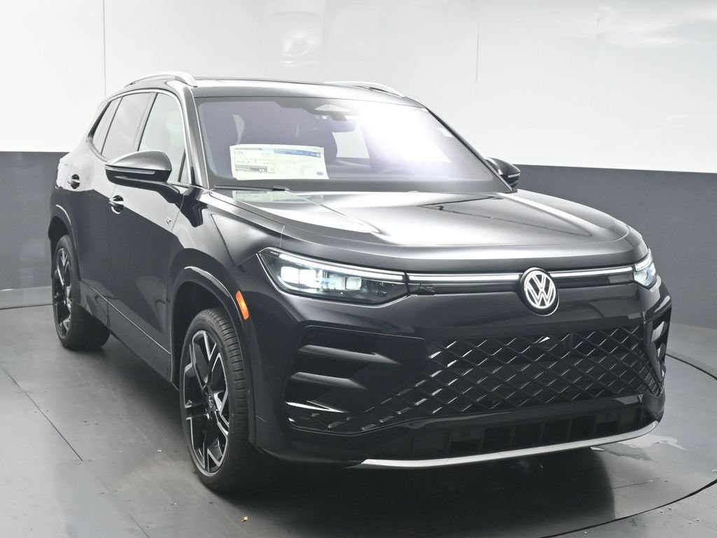 New 2026 Volkswagen Tiguan SEL R-Line AWD/4WD image 2