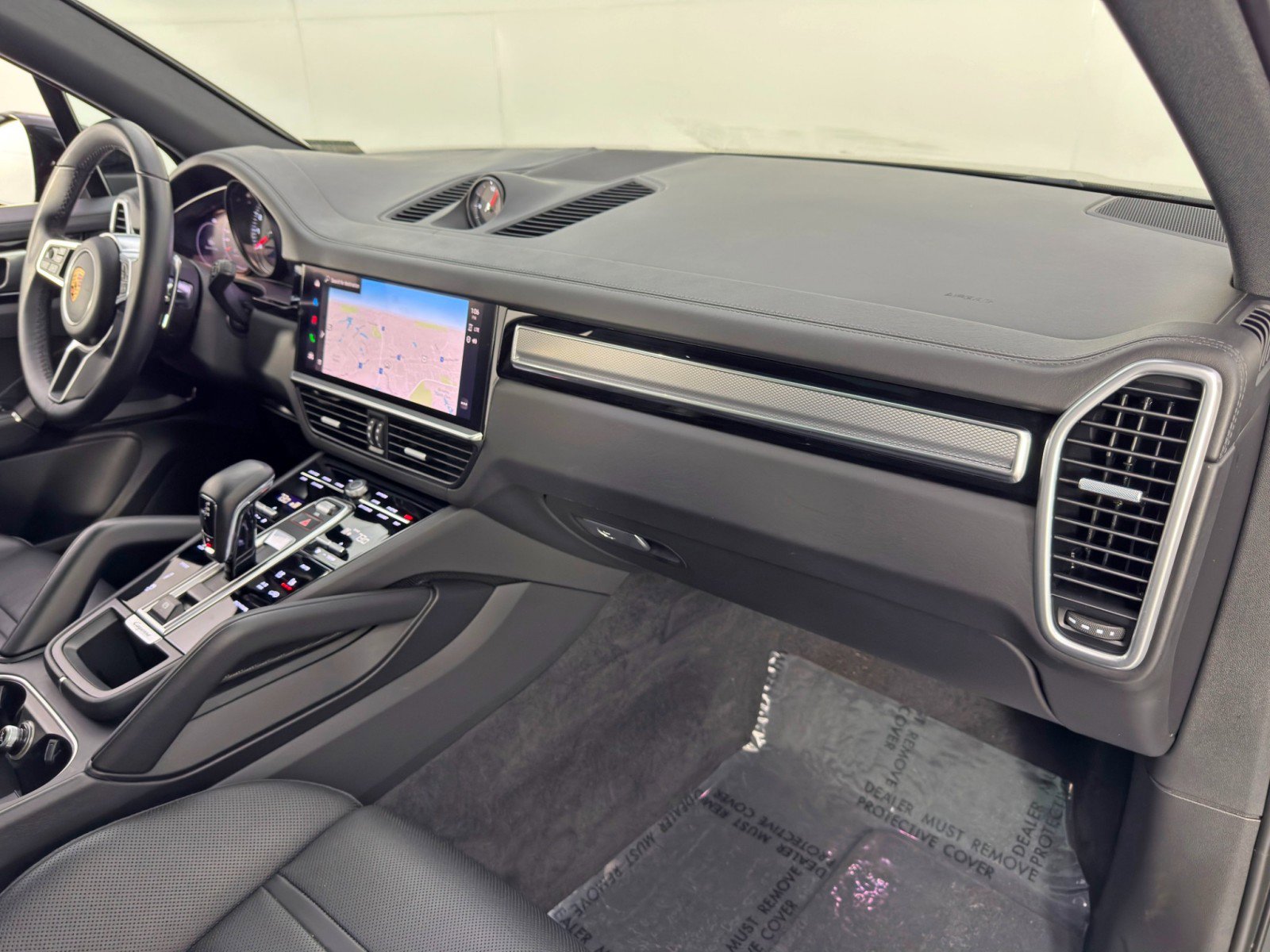 Used 2023 Porsche Cayenne S Platinum image 15