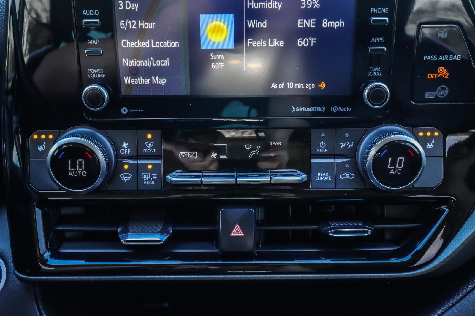 Used 2021 Toyota Highlander XLE image 12