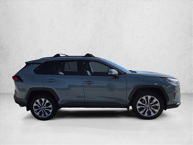 Used 2022 Toyota RAV4 XLE Premium FWD image 4