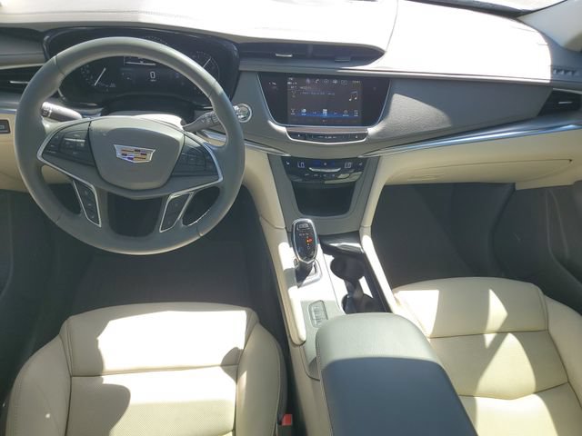 Certified 2018 Cadillac XT5 Luxury w/ Driver Awareness Package AWD/4WD image 12