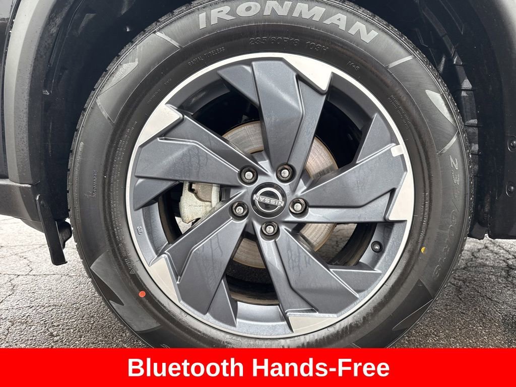 Used 2025 Nissan Rogue SV image 11