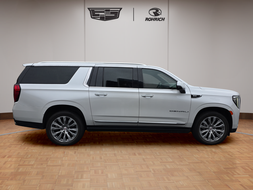 Used 2022 GMC Yukon XL Denali AWD/4WD image 6