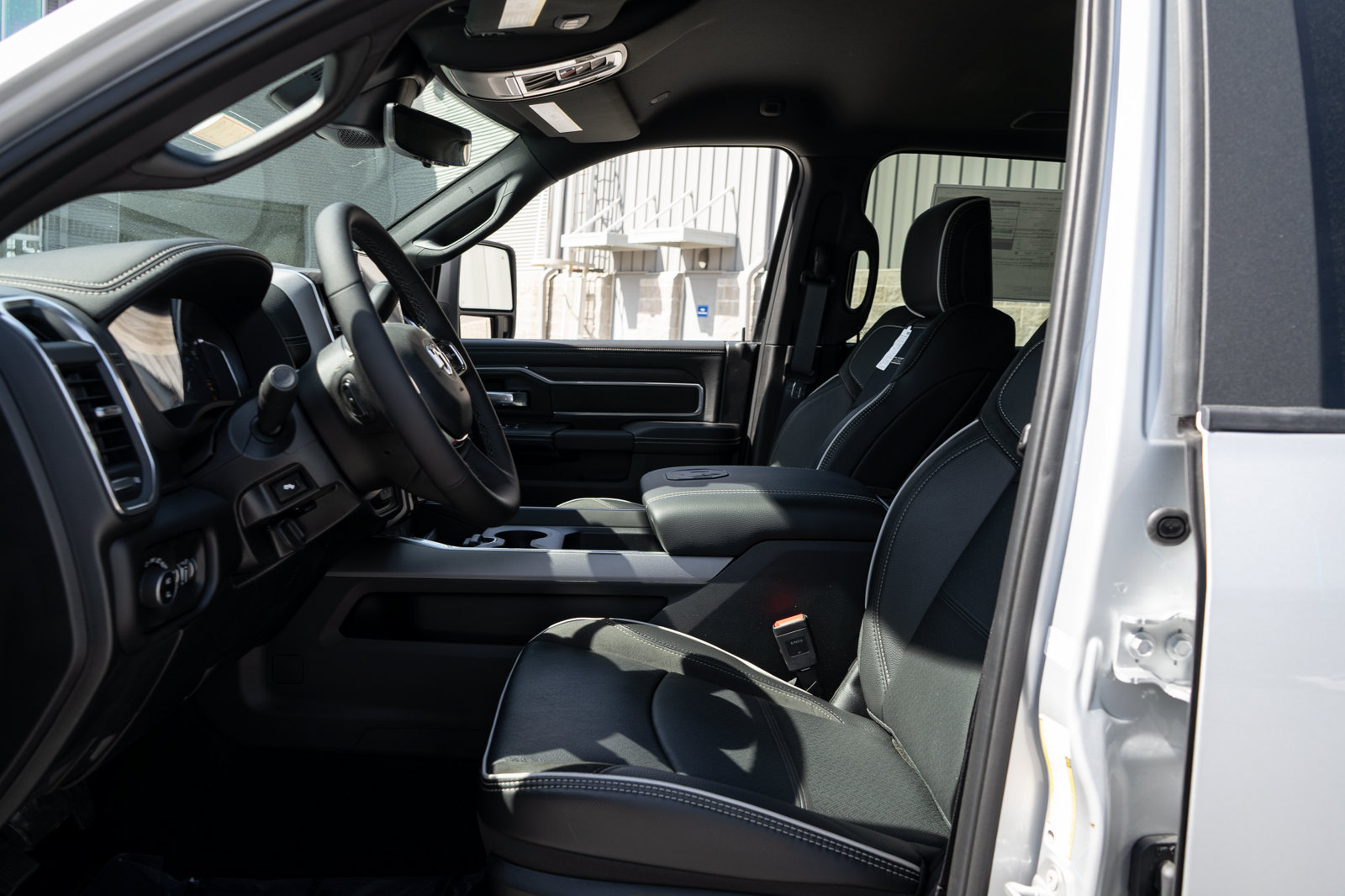 New 2026 RAM 2500 Laramie AWD/4WD image 14