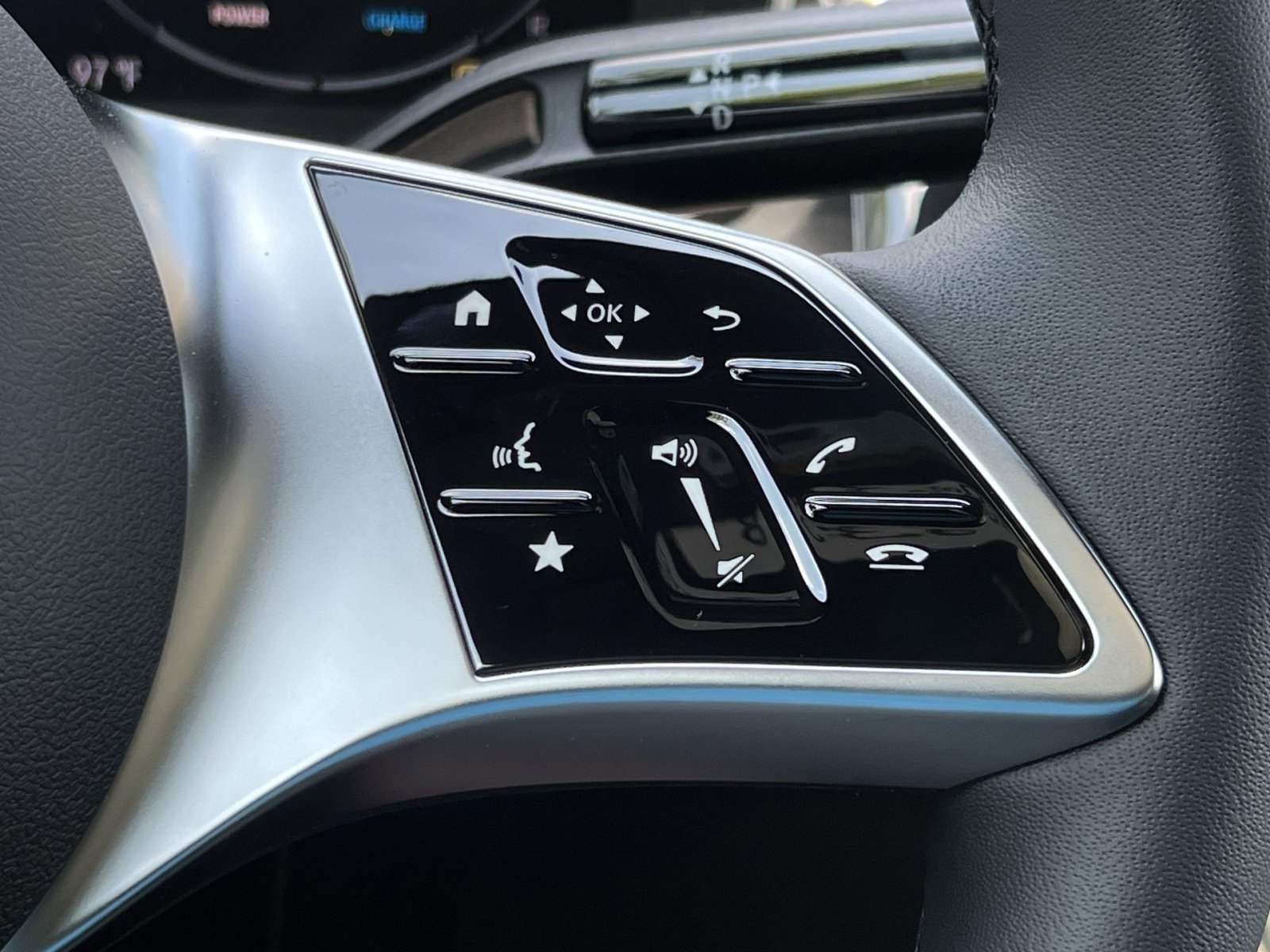 Certified 2025 Mercedes-Benz GLC 300 4MATIC image 29