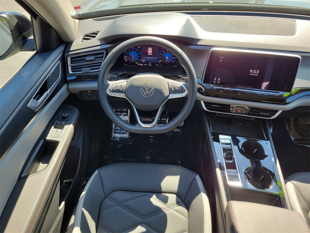 Certified 2025 Volkswagen Atlas Peak Edition SE image 17